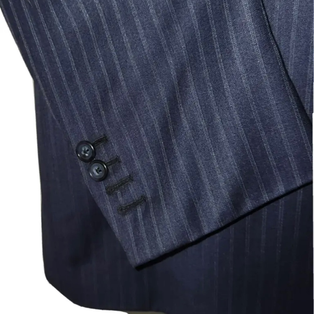 BRIONI SECOLO NAVY PINSTRIPE SUIT SILK&WOOL. VERY RARE! 44S 38” waist 25” sleeve